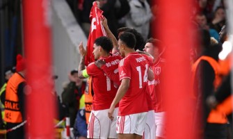 Anderson fick de förkrossande nyheterna och hans lagkamrater erbjöd sitt stöd