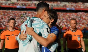 Portugal 2-1 Kroatien, Ronaldo och Modric omfamnar och gråter