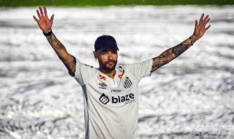 Spelade för Santos igen efter 4273 dagar