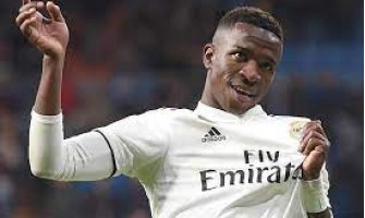 Vinicius förnyar kontraktet med Real Madrid