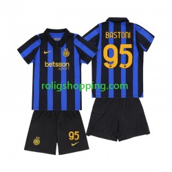 Fotbollströja Inter Milan Alessandro Bastoni 95 Barn Hemmaställ 2026-2027 Kort ärm