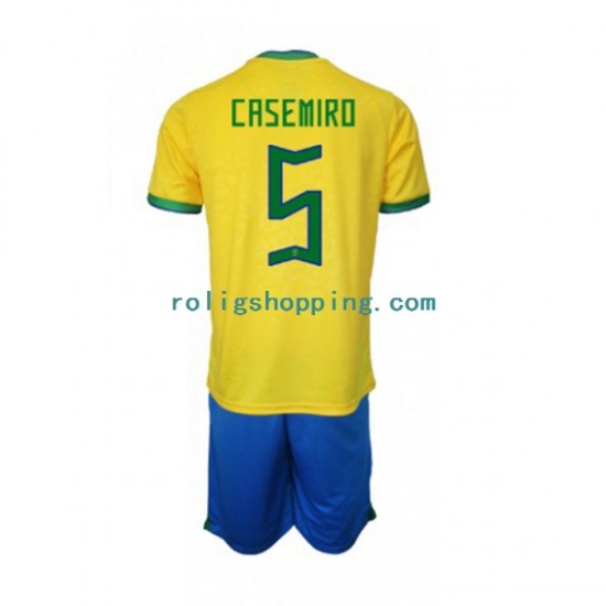 Fotbollströja Brasilien Casemiro 5 Barn Hemmaställ World Cup 2022 Kort ärm